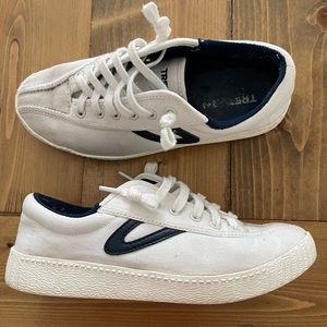 Canvas Tretorn Sneakers!